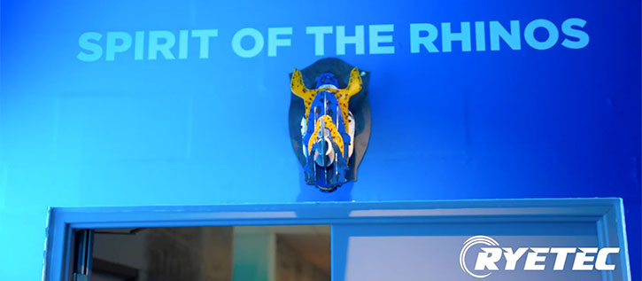 LES RHINOS DE LEEDS REÇOIVENT LEUR MINI-FLÉCHETTE À FRUITS RYETEC QUI VA CHANGER LA DIFFÉRENCE